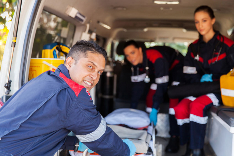 Ambulance pour rapatriement de malade depuis Bollène, Rochegude, AMBULANCE CATALANO