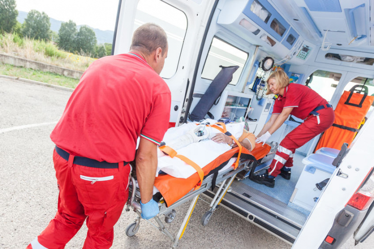 Taxi conventionné sécurité sociale pour transporter un malade vers son rendez-vous médical à Mondragon, Rochegude, AMBULANCE CATALANO